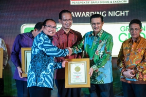PT Pupuk Kujang Raih Pengharagaan Social Bussiness Award 2016